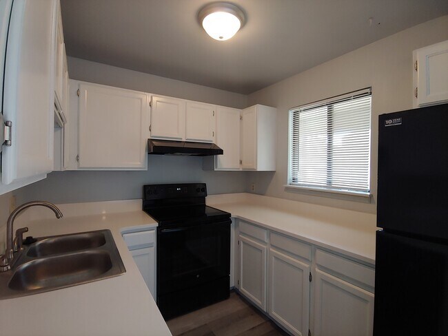 Building Photo - 2B/2B in Desirable Boulder Wimbledon Condos