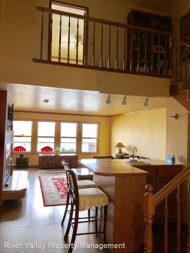 Building Photo - 3 br, 2 bath House - 3095 Cambridge Rd