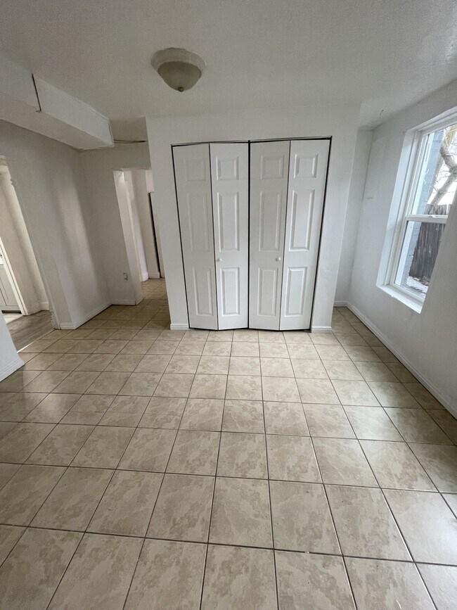 Foto del edificio - 613 28th St