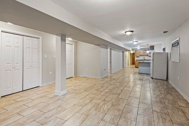 Building Photo - 3536 W Fulton Blvd