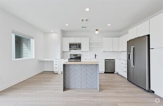 Building Photo - 100 Mockingbird Ln W