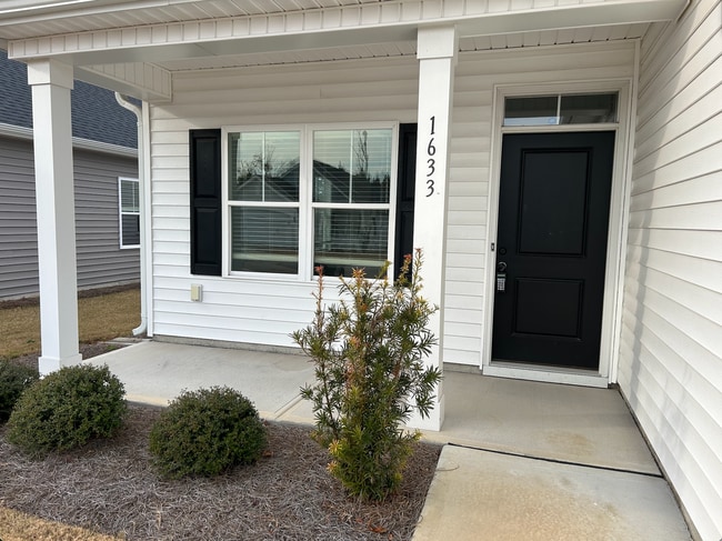 Photo - The Landing at Lewis Creek | 3 bedrooms, 2 baths House