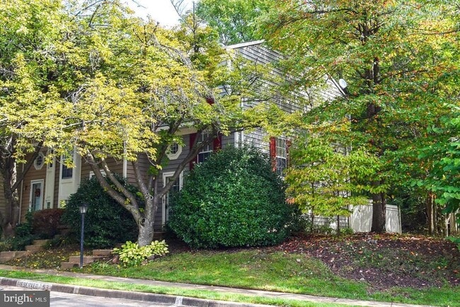 Building Photo - 1545 Woodcrest Dr