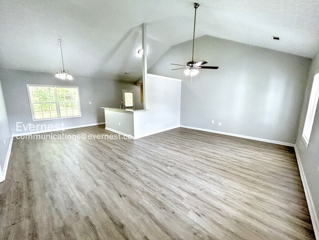 Building Photo - 242 Bridgeport Ln