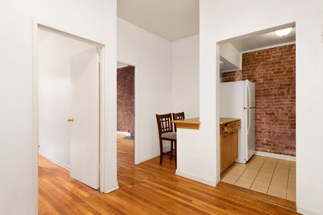 Interior 2016 - 329 E 52nd St