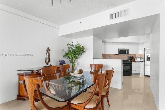 Building Photo - 16699 Collins Ave
