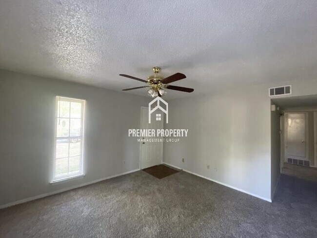 Foto del edificio - 2225 Eveningview - HALF OFF FIRST MONTH'S ...
