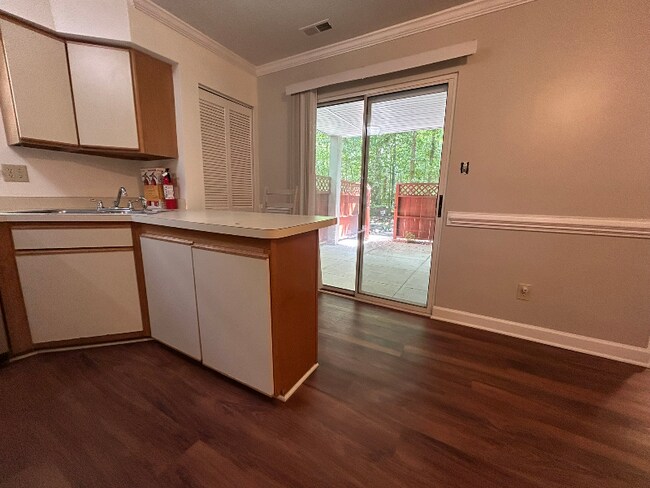 Foto del edificio - 469 Summerwalk Cir