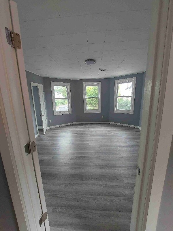 Building Photo - 92 Buckingham Ave