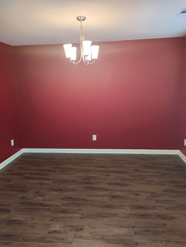 Building Photo - Luxury Feel. Modern Design. 4BR/2.5BA Home