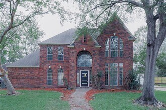 Building Photo - 17527 Sandy Cliffs Dr