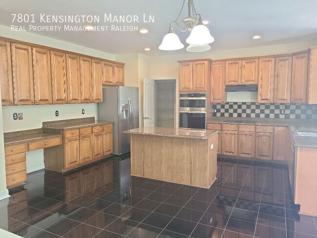 Foto del edificio - 7801 Kensington Manor Ln