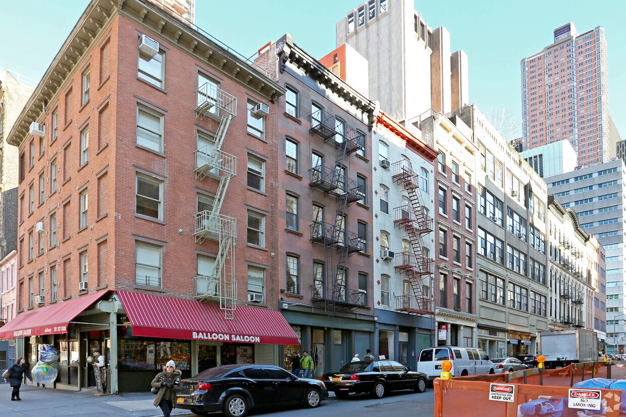 Foto principal - 147 Duane St