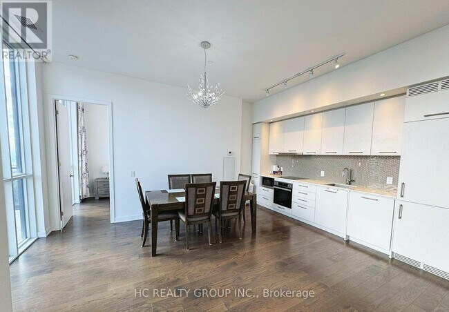 Building Photo - 87 Peter St