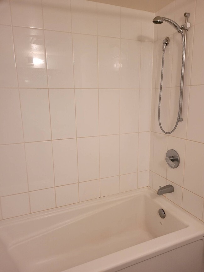 Building Photo - 2626 Cook St