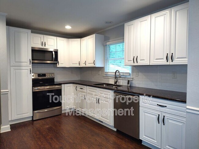 Building Photo - 5812 Donegal Dr