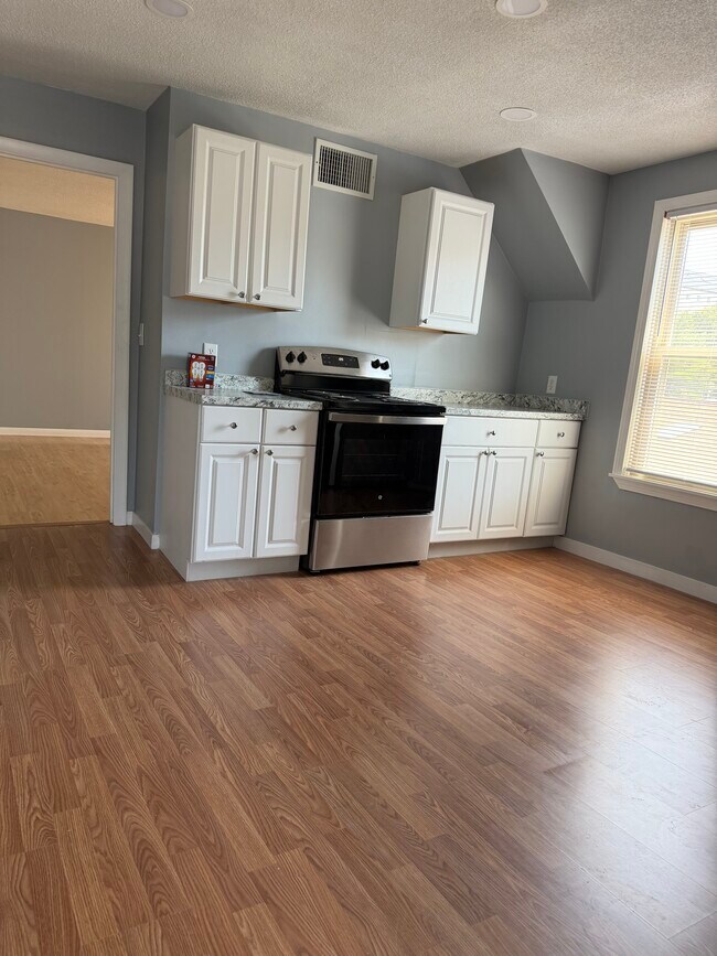 Cocina - 24 Lake Ave