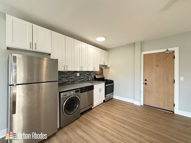 Building Photo - 730 Judson Ave