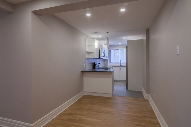 Building Photo - 3421 Rue Drummond