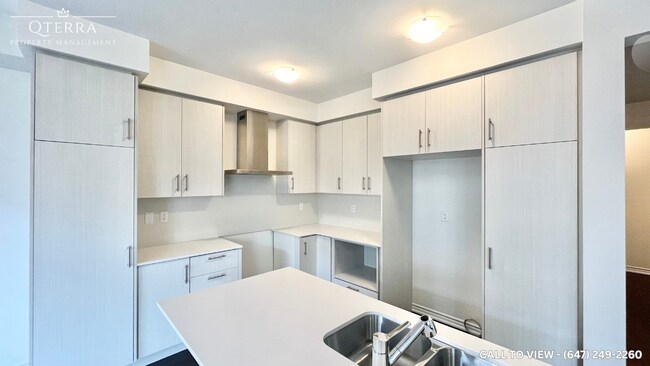 Building Photo - 23 Gemini Dr