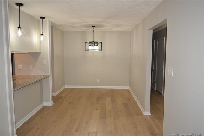 Foto del edificio - 668 Bartons Landing Pl