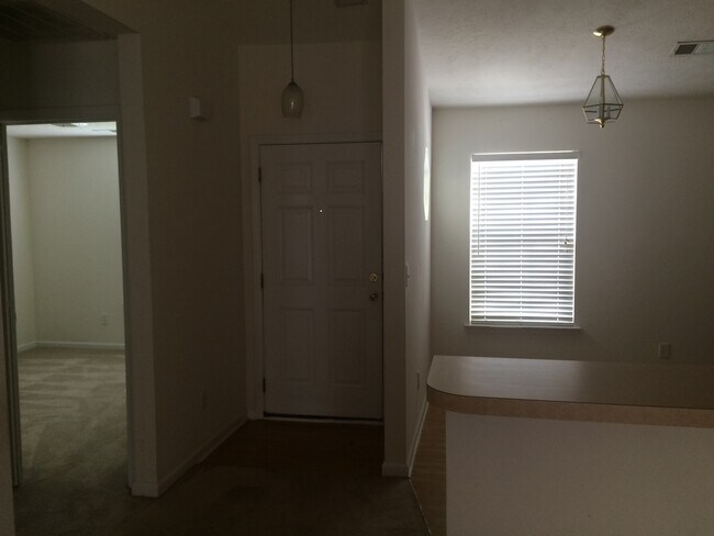 Foto del edificio - 3 Bed / 2 Bath Single Family Home for Rent...