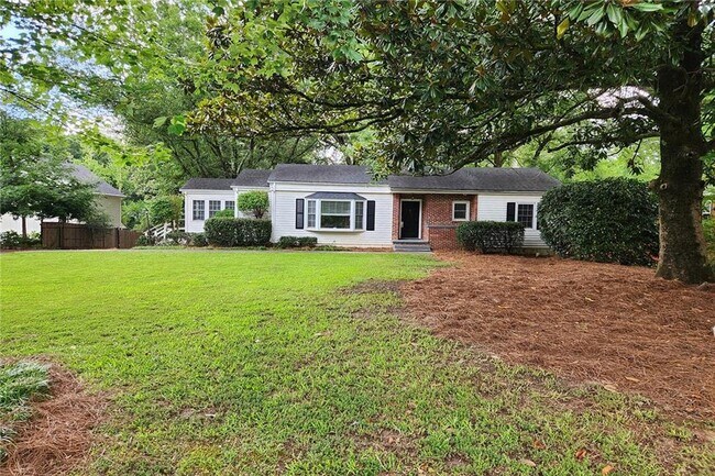 Foto del edificio - 2918 Redding Rd NE