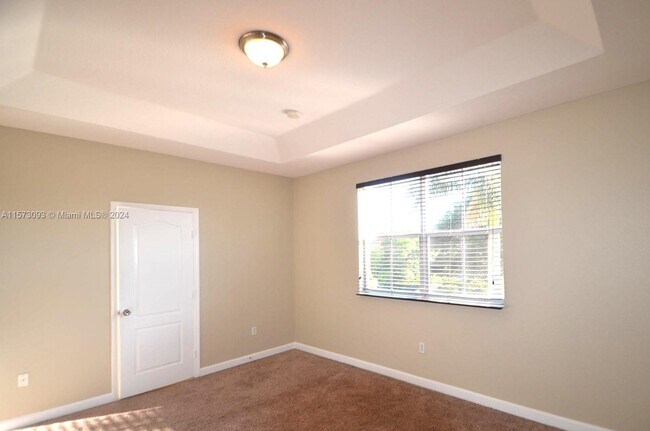 Foto del edificio - 877 SW 149th Ct