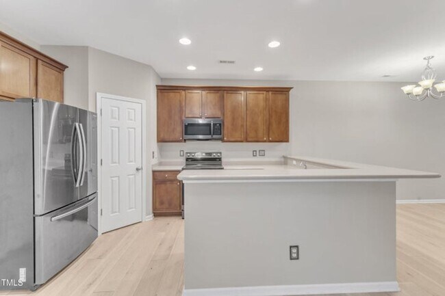 Foto del edificio - Beautiful 2-Story Townhome in Renaissance Park – Minutes from Downtown Raleigh!