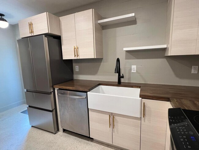 Foto del edificio - 215 Live Oak Ave E