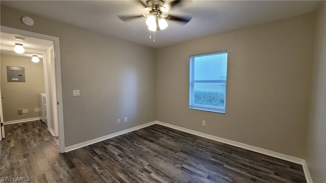 Building Photo - 425 SW 47th Terrace