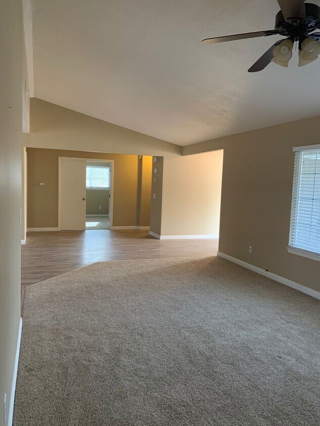 Beautiful Desert Knolls Home Apartments in Apple Valley, CA