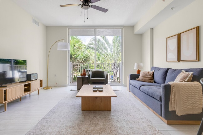 Building Photo - 601 NE 39th St