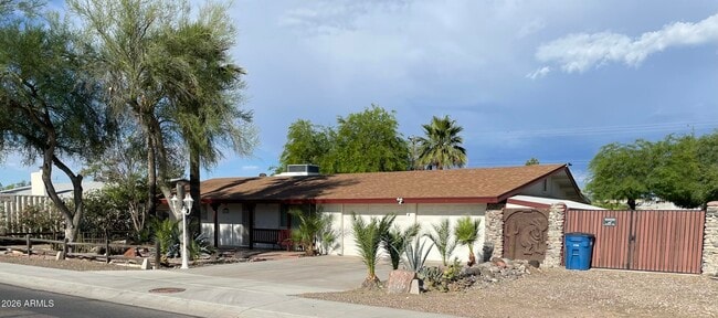 Building Photo - 658 S Palo Verde Dr