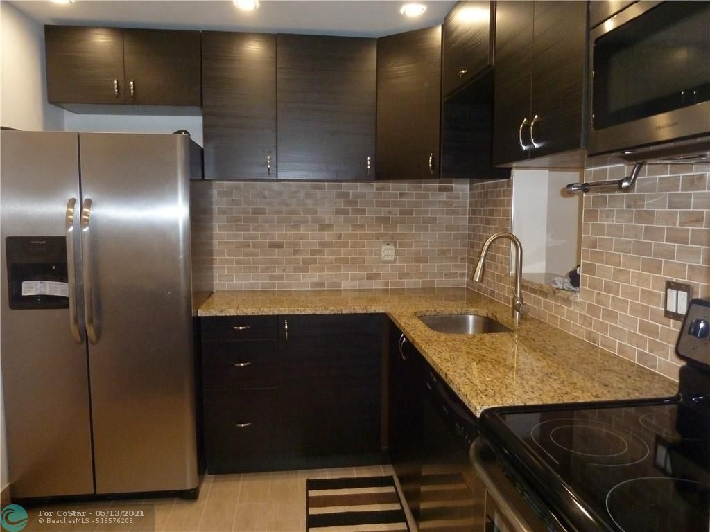 Primary Photo - 5190 Las Verdes Cir