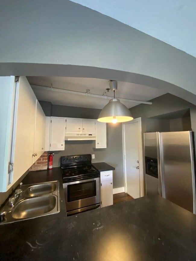 Building Photo - 1 bed 1 bath in Paseo District