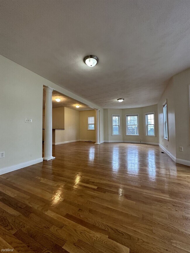 Foto del edificio - 3 br, 1 bath Duplex - 90 Norwell St Beauti...