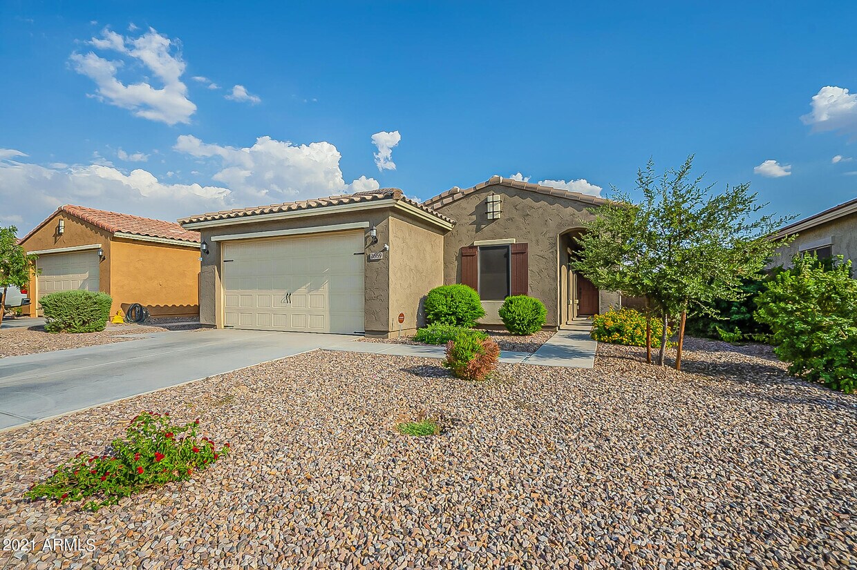 Foto principal - 2669 E Bellerive Dr