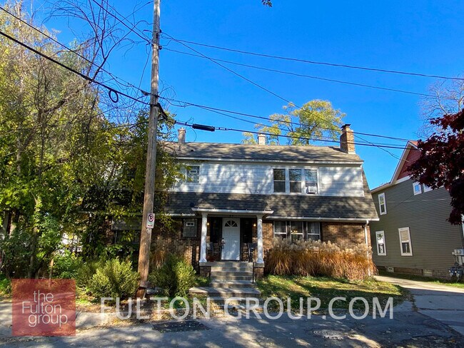 Building Photo - 99 Luton Ave SE