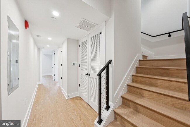Foto del edificio - 2134 Wisconsin Ave NW