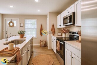 Building Photo - 3821 SW 43rd Ct