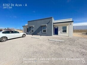 Building Photo - 8702 De Alva Dr