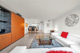 Building Photo - 2501 S Ocean Dr