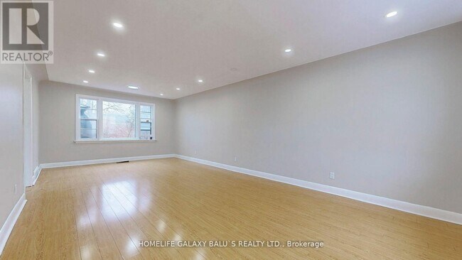Building Photo - 273 Dumfries Ave