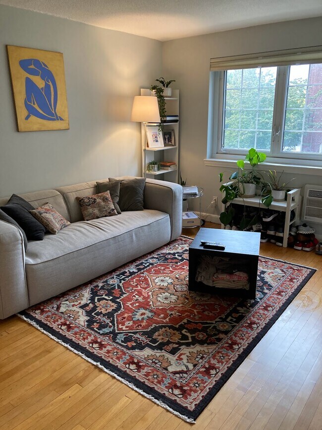 Building Photo - 32 Saint Paul St