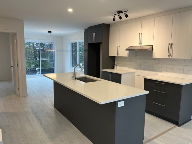 Building Photo - 1774 Rue Sainte-Hélène