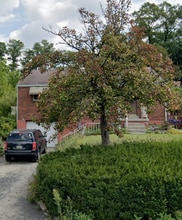 Building Photo - 214 McMasters Ave