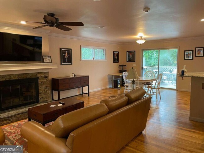 Foto del edificio - 3355 Timberlake Rd NW