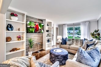 Building Photo - 2589 Bentbrook Ct