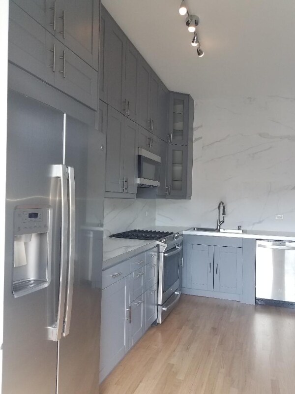Foto del edificio - 3453 N Bell Ave